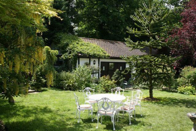 West Lodge Hotel Aylesbury  Zewnętrze zdjęcie